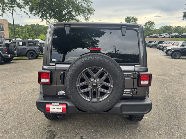 2025 Jeep Wrangler Sport S photo 4