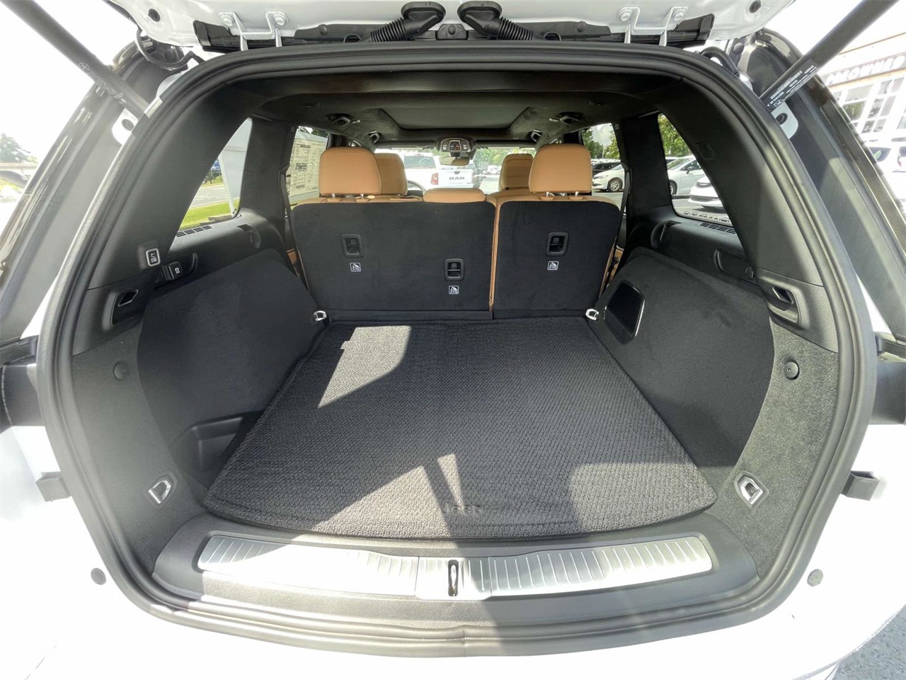 2025 Jeep Grand Cherokee Summit Reserve photo 18