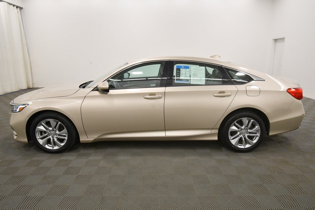 2018 Honda Accord LX 1.5T photo 3