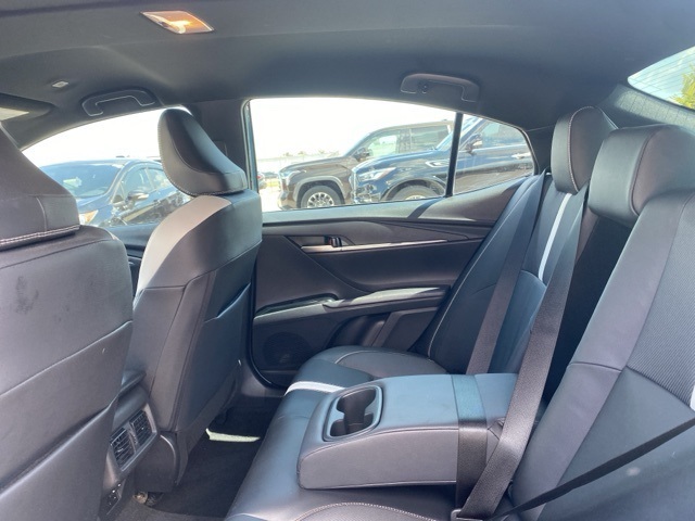 2025 Toyota Camry SE photo 17
