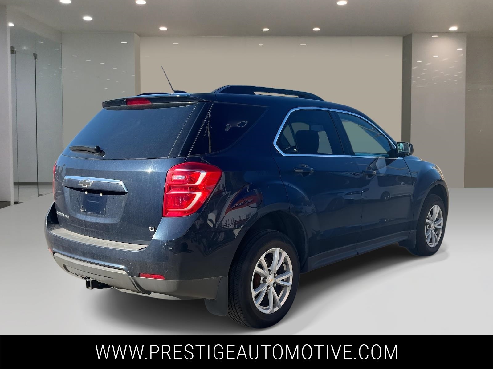 2017 Chevrolet Equinox LT photo 4