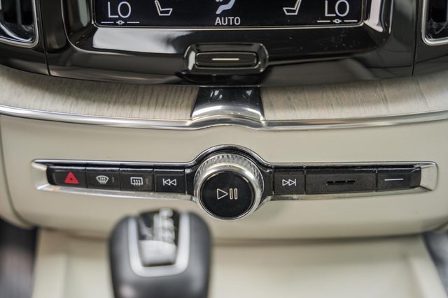 2021 Volvo XC60 Inscription photo 21