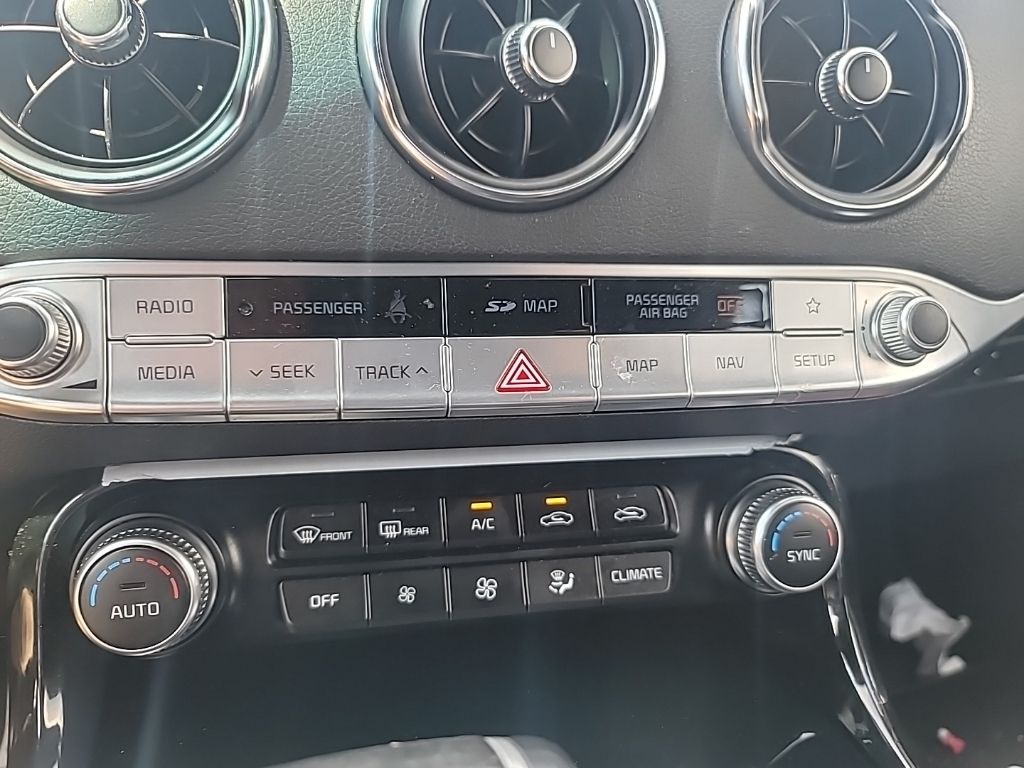2020 Kia Stinger GT-Line photo 10