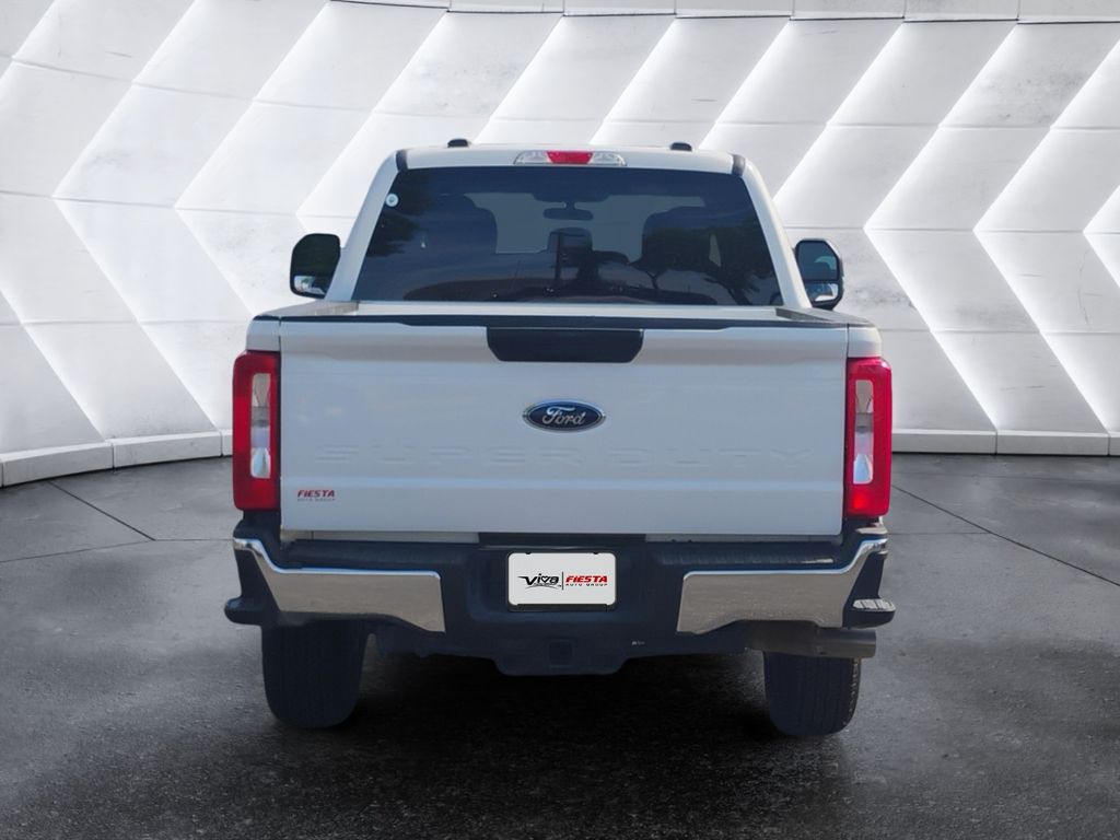 2024 Ford F-250 XLT photo 2