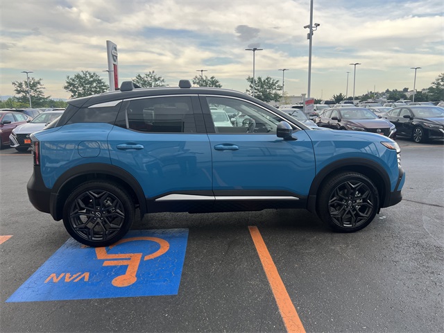 2025 Nissan Kicks SR photo 4