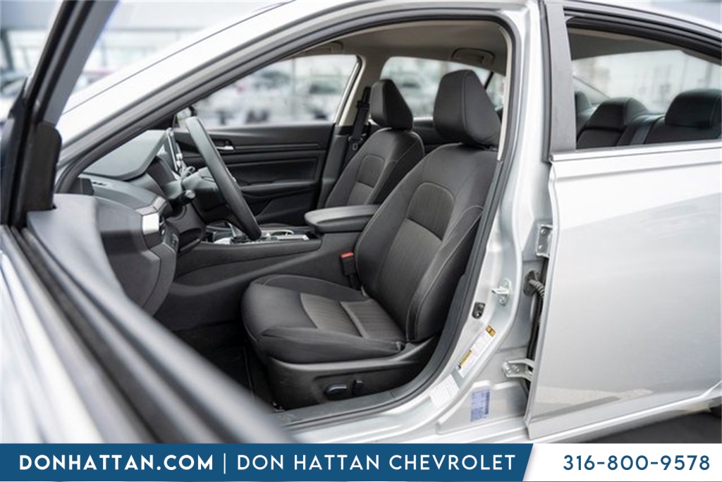 2024 Nissan Altima 2.5 SV photo 4