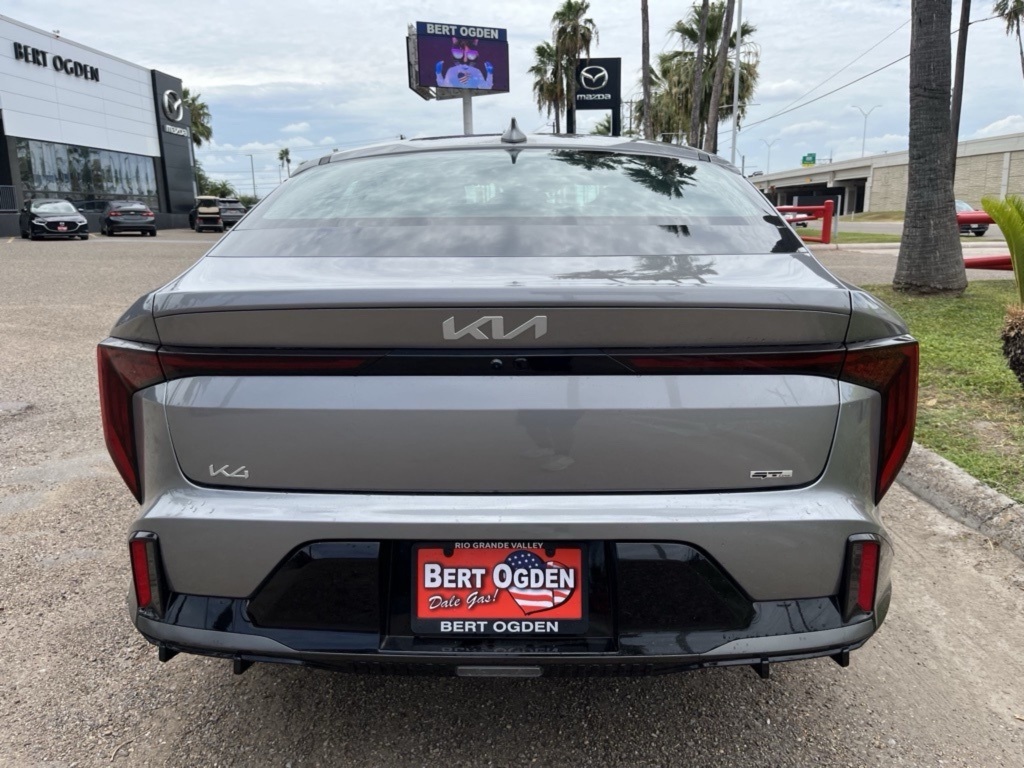 2025 Kia K4 GT-Line photo 3