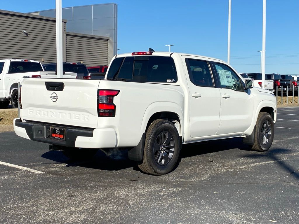 2025 Nissan Frontier SV photo 4