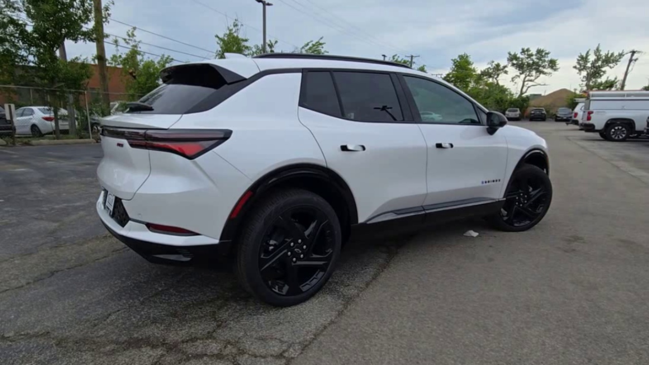 2025 Chevrolet Equinox EV 3RS photo 8