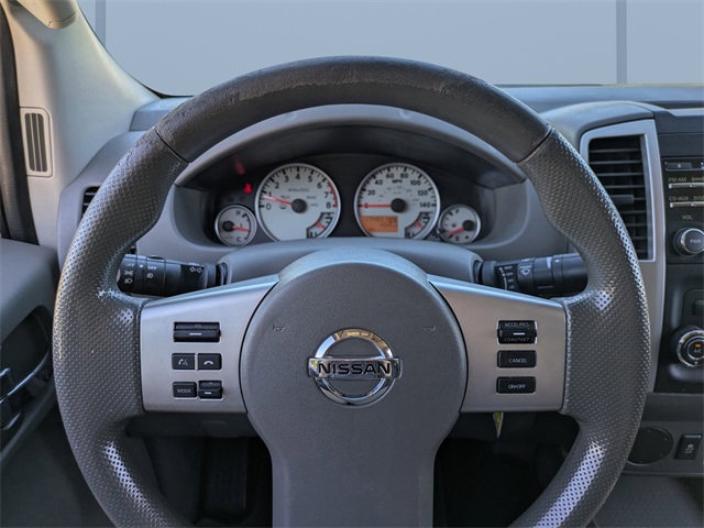 2014 Nissan Frontier Desert Runner photo 24