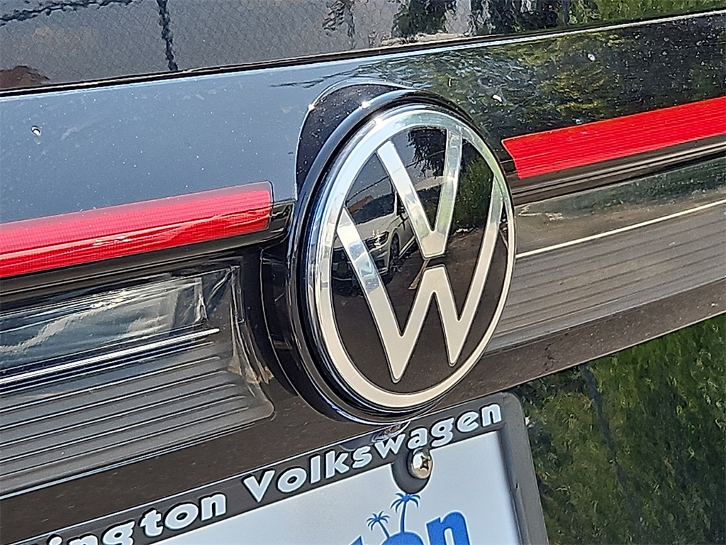 2025 Volkswagen Taos S photo 11
