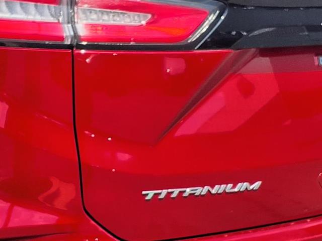 2024 Ford Edge Titanium photo 24
