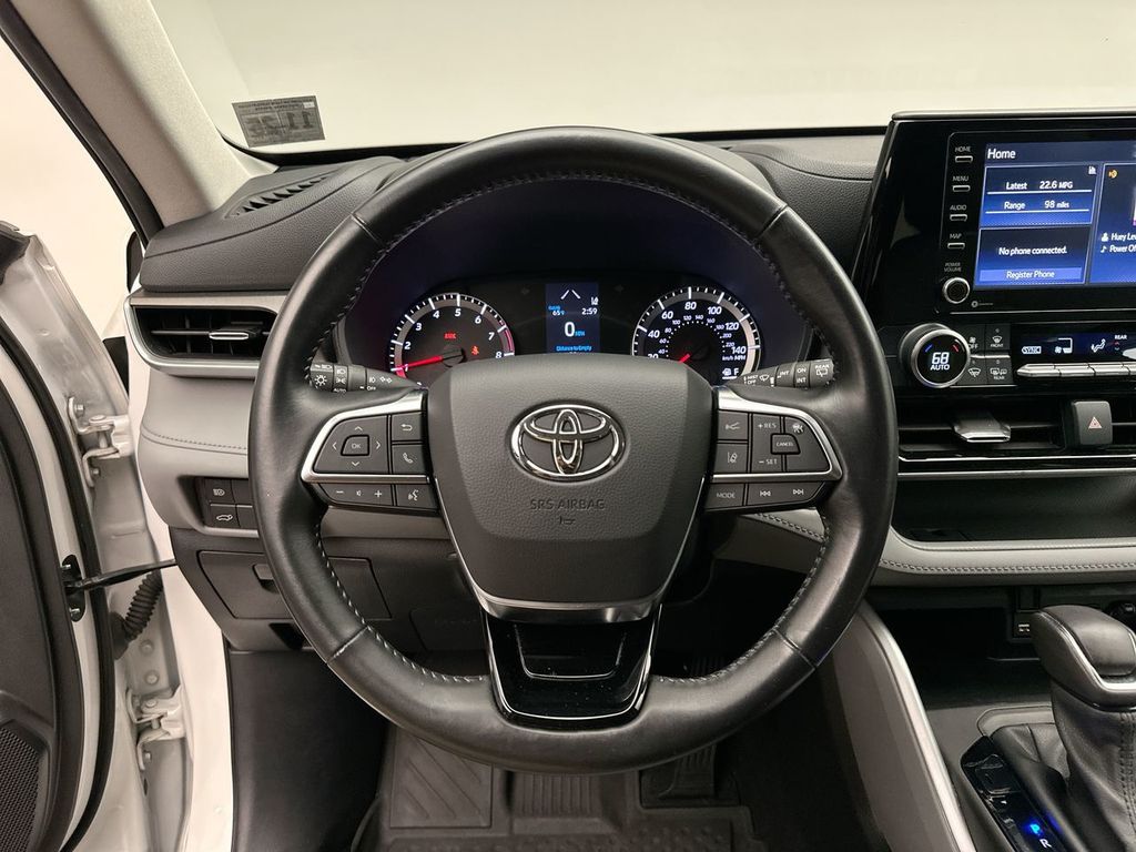 2020 Toyota Highlander L photo 16