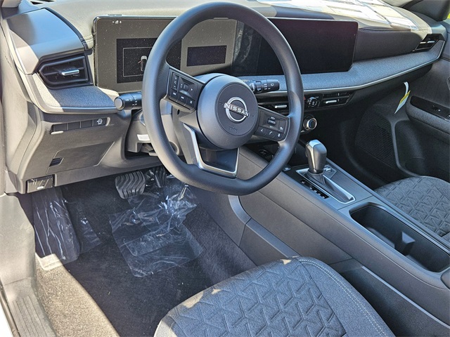 2025 Nissan Kicks SV photo 5