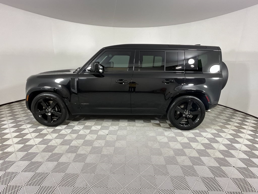 2024 Land Rover Defender 110 V8 photo 2