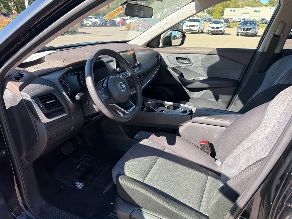 2021 Nissan Rogue S photo 2