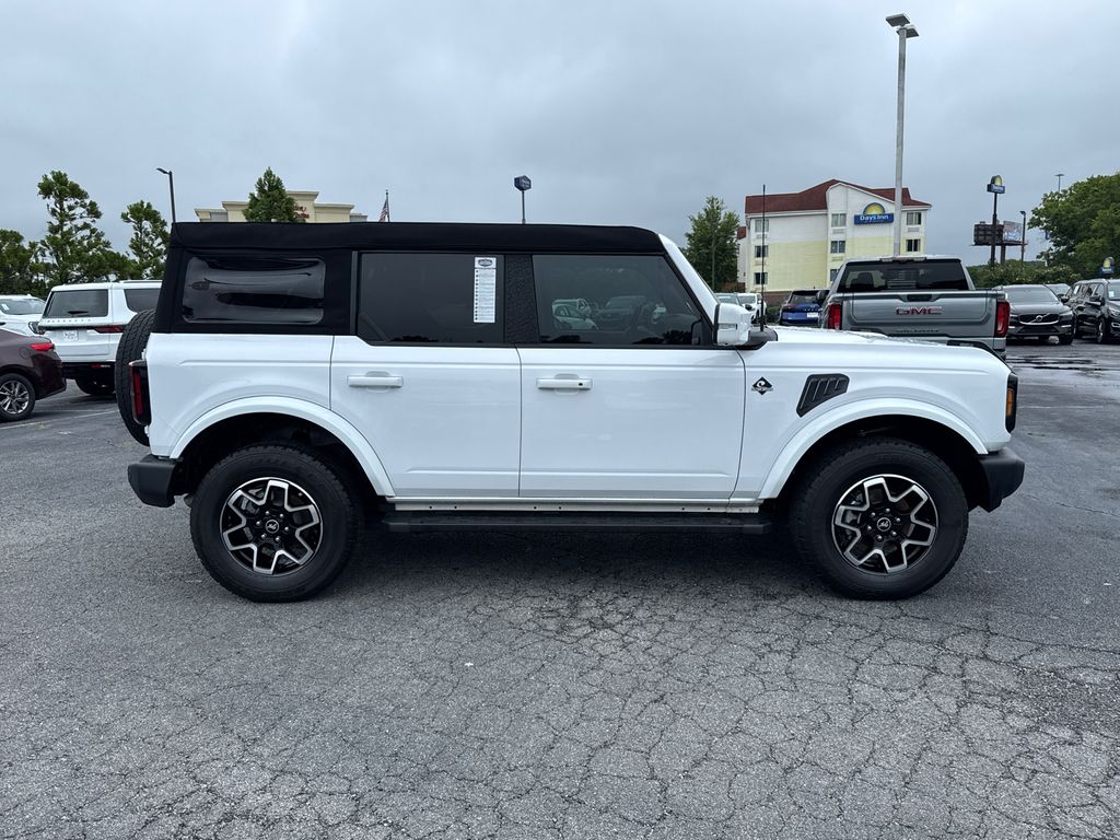 2024 Ford Bronco Outer Banks photo 2