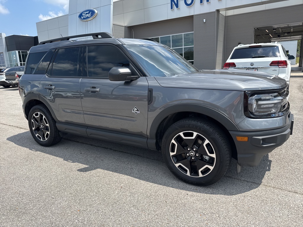 2023 Ford Bronco Sport Outer Banks photo 2