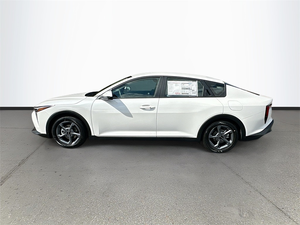 2025 Kia K4 LXS photo 4