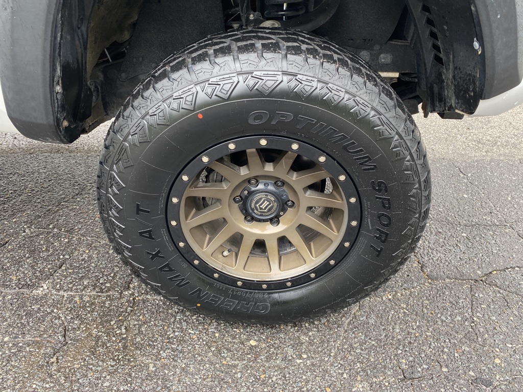2020 Toyota Tacoma TRD Off-Road photo 9