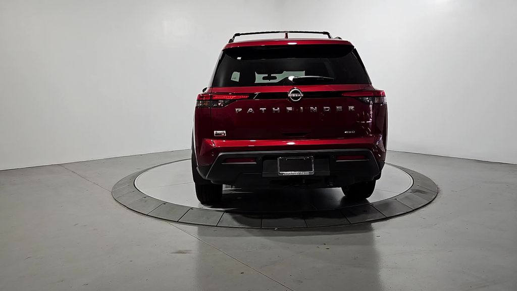 2025 Nissan Pathfinder SV photo 2