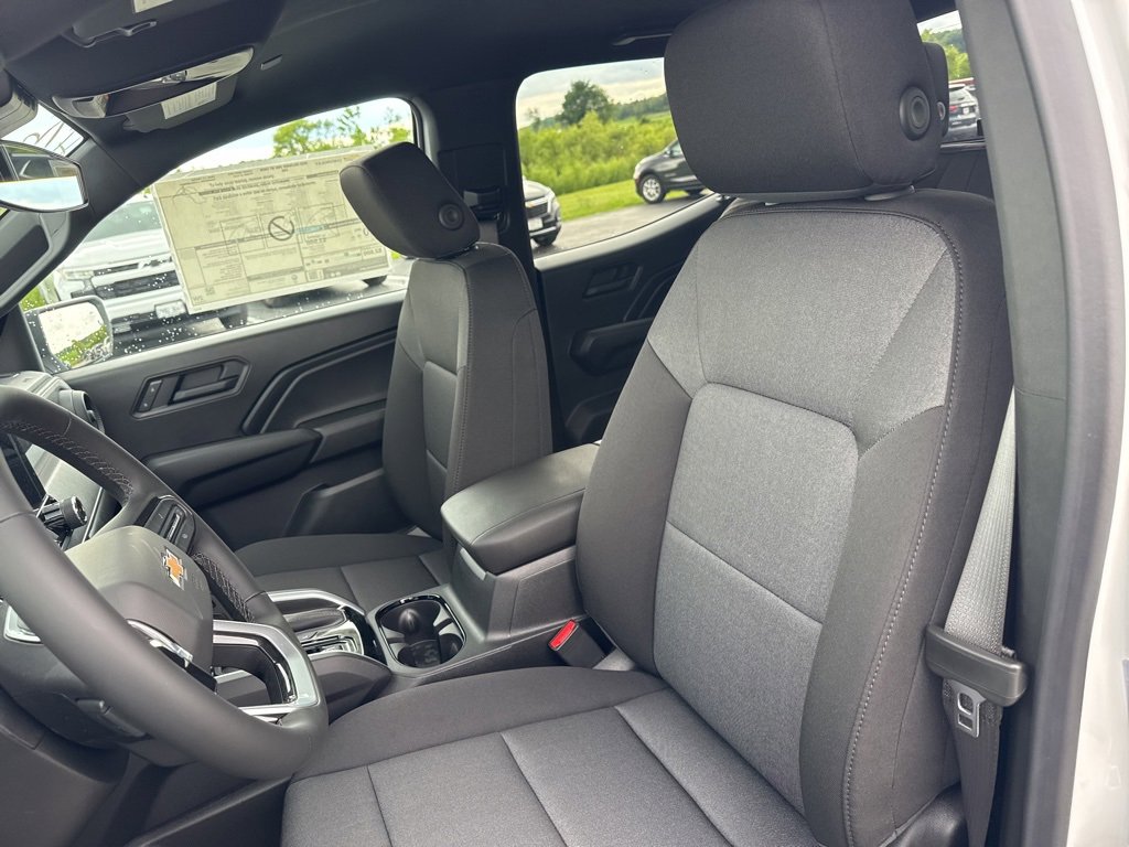 2025 Chevrolet Colorado LT photo 11
