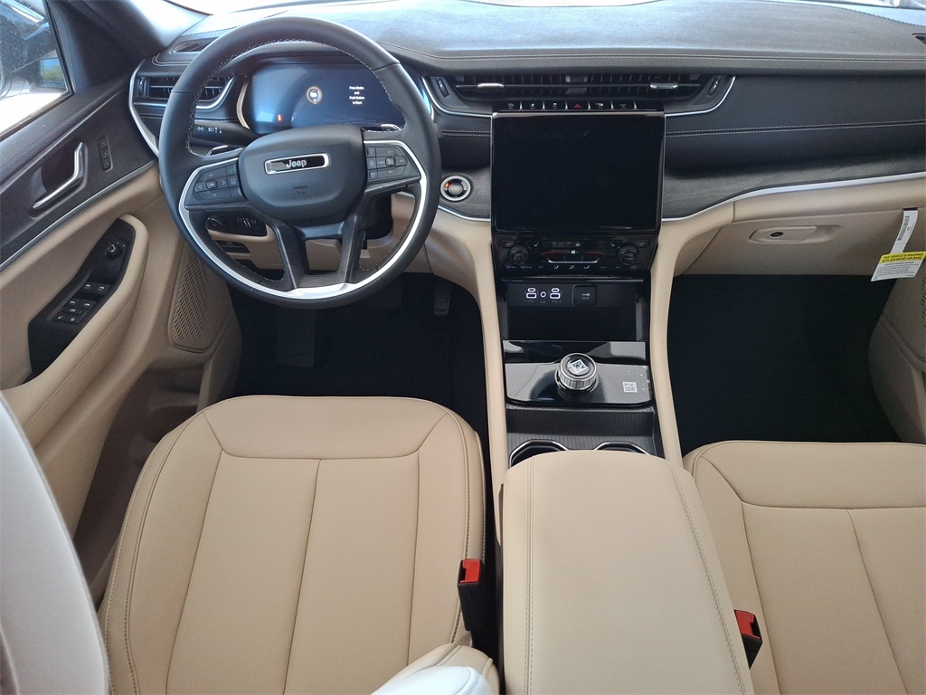 2025 Jeep Grand Cherokee Limited photo 14