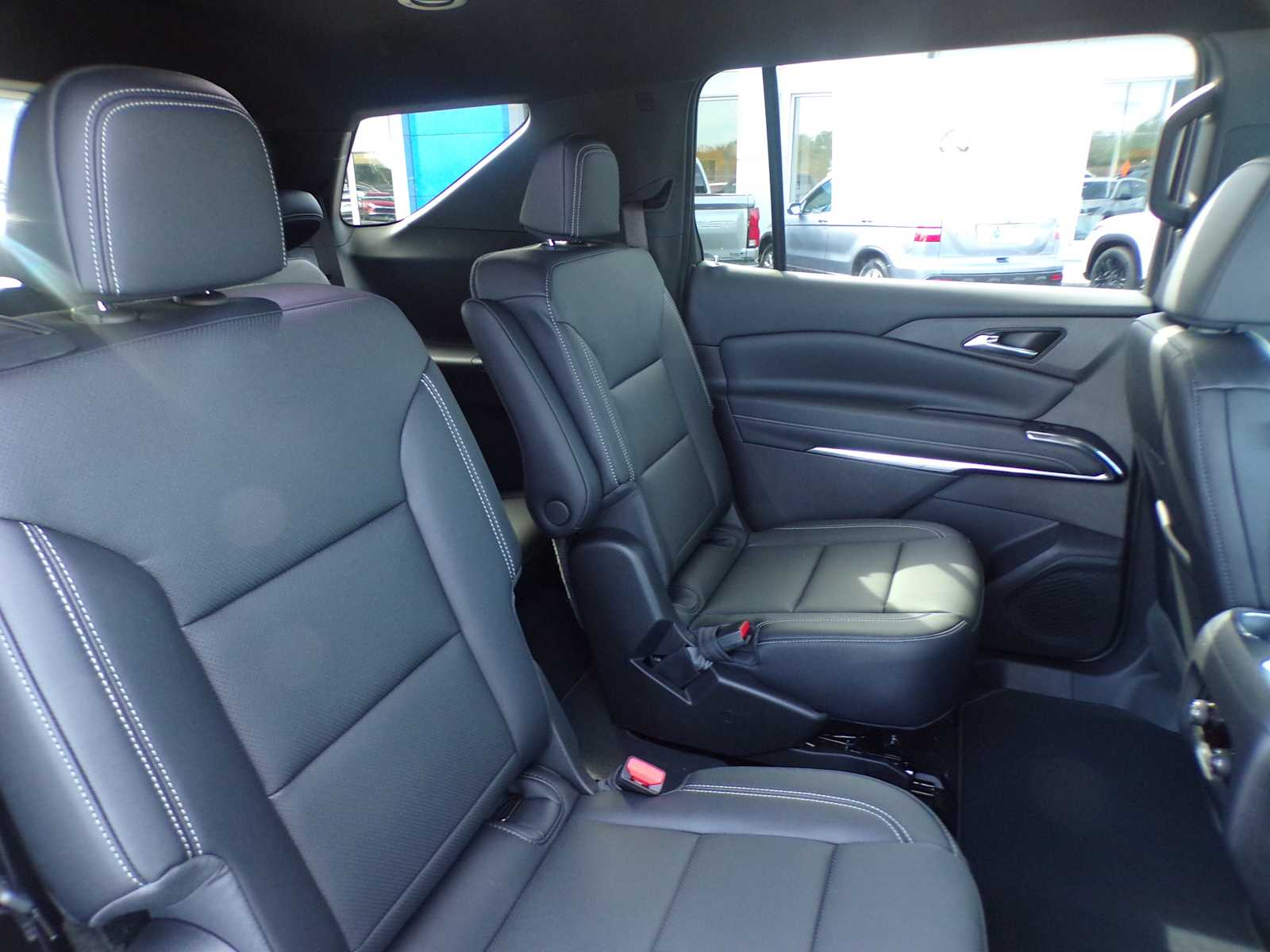 2026 Chevrolet Traverse photo 3