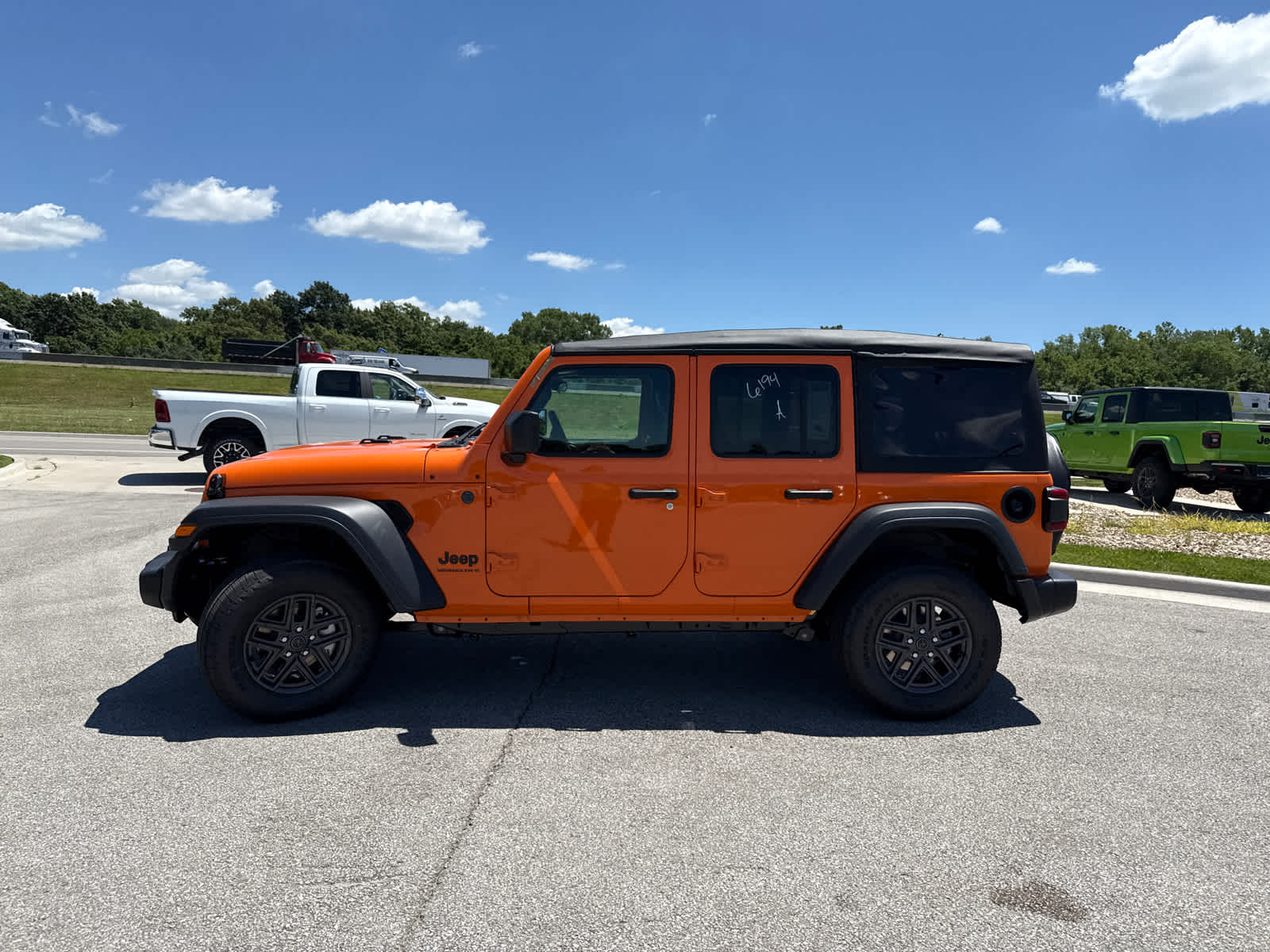 2025 Jeep Wrangler Sport S photo 4