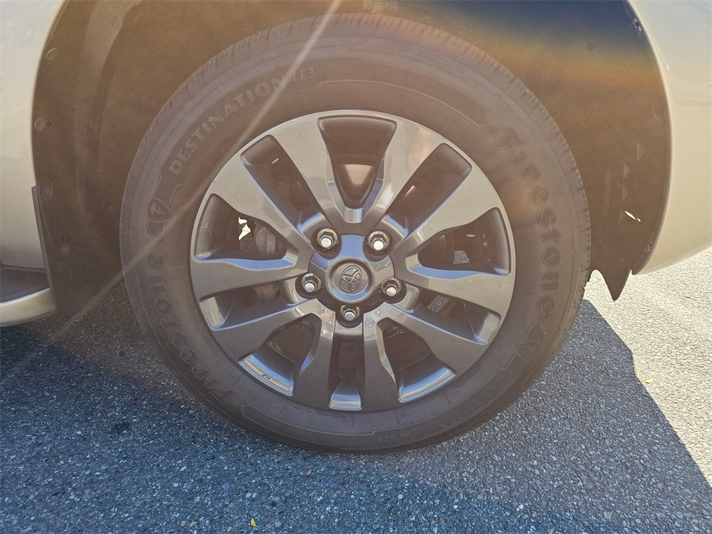 2008 Toyota Sequoia Platinum Sport photo 8