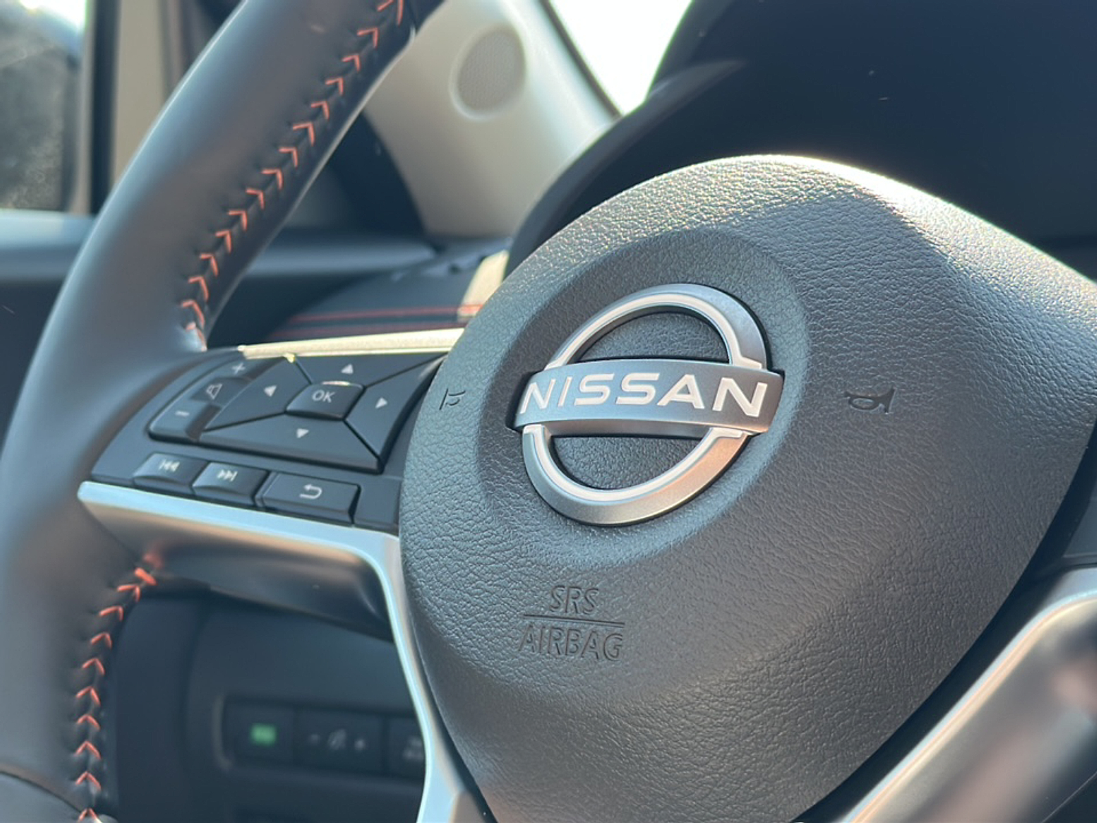 2025 Nissan Sentra SR photo 11