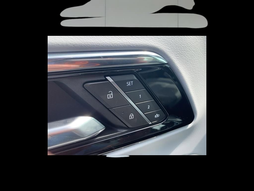 2025 Chevrolet Tahoe Premier photo 16