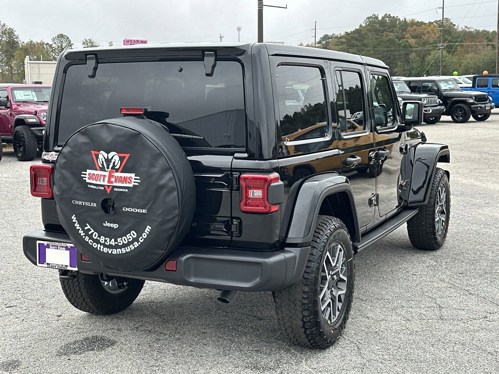2025 Jeep Wrangler Sahara photo 8