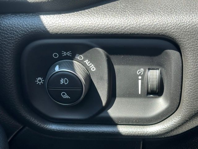 2026 Ram 2500 Tradesman photo 17