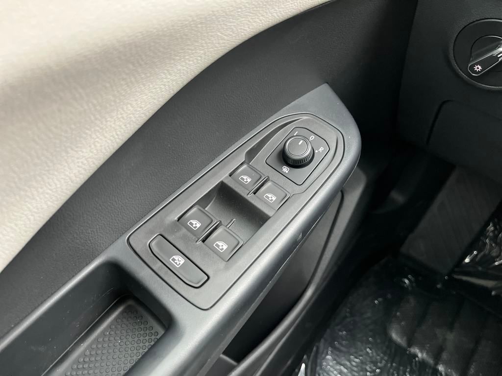 2025 Volkswagen Taos S photo 21