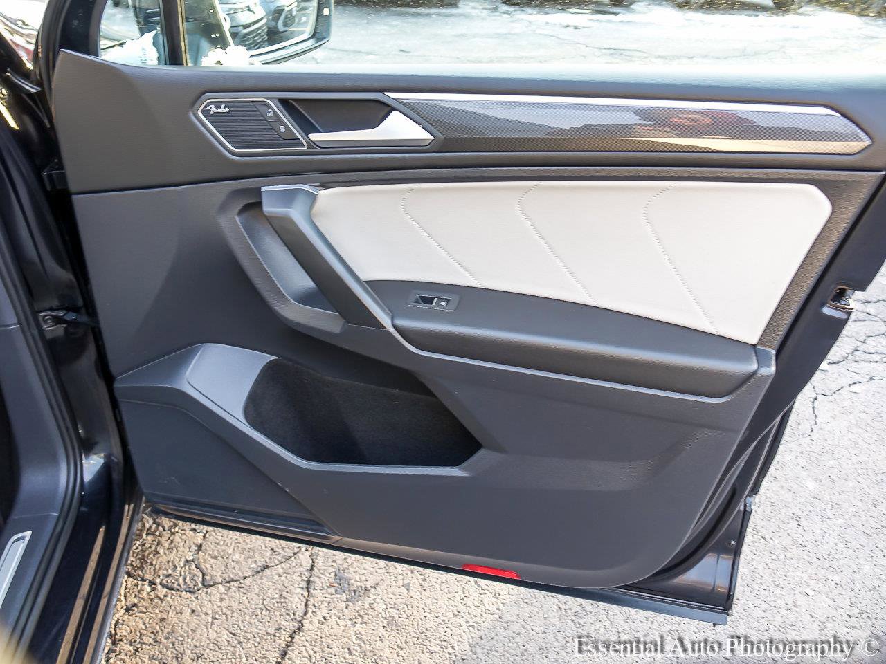 2021 VOLKSWAGEN TIGUAN - Image 23