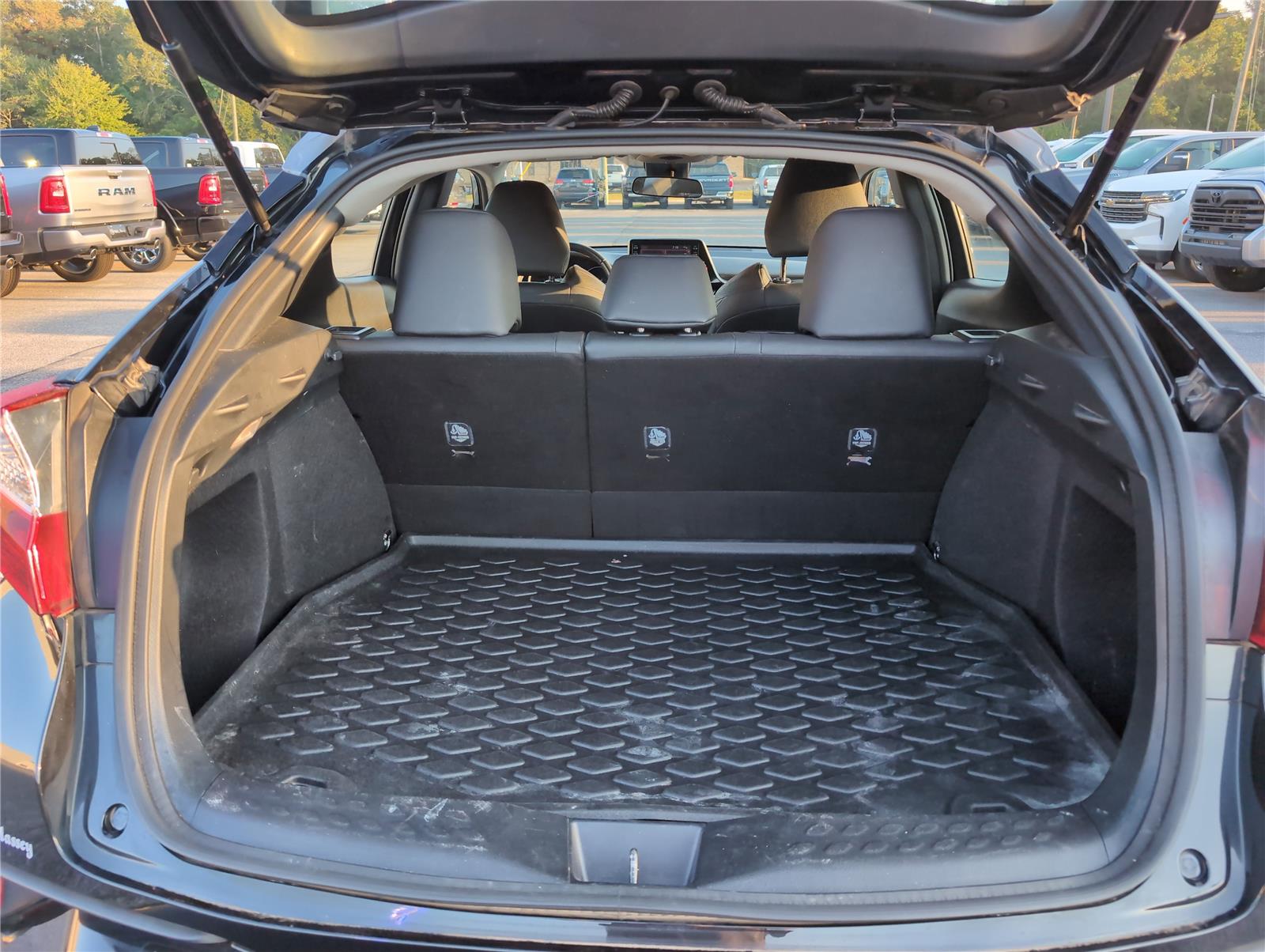 2021 Toyota C-HR LE photo 27