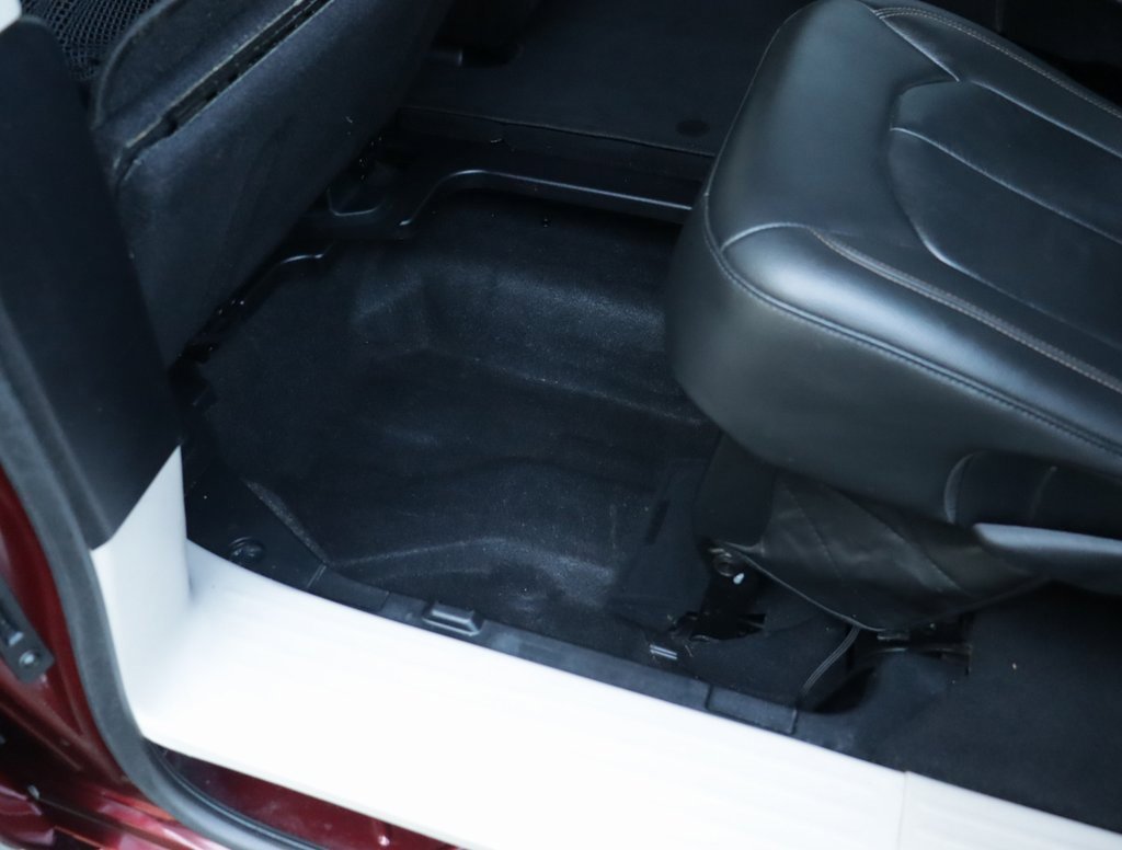 2017 Chrysler Pacifica Touring L photo 26