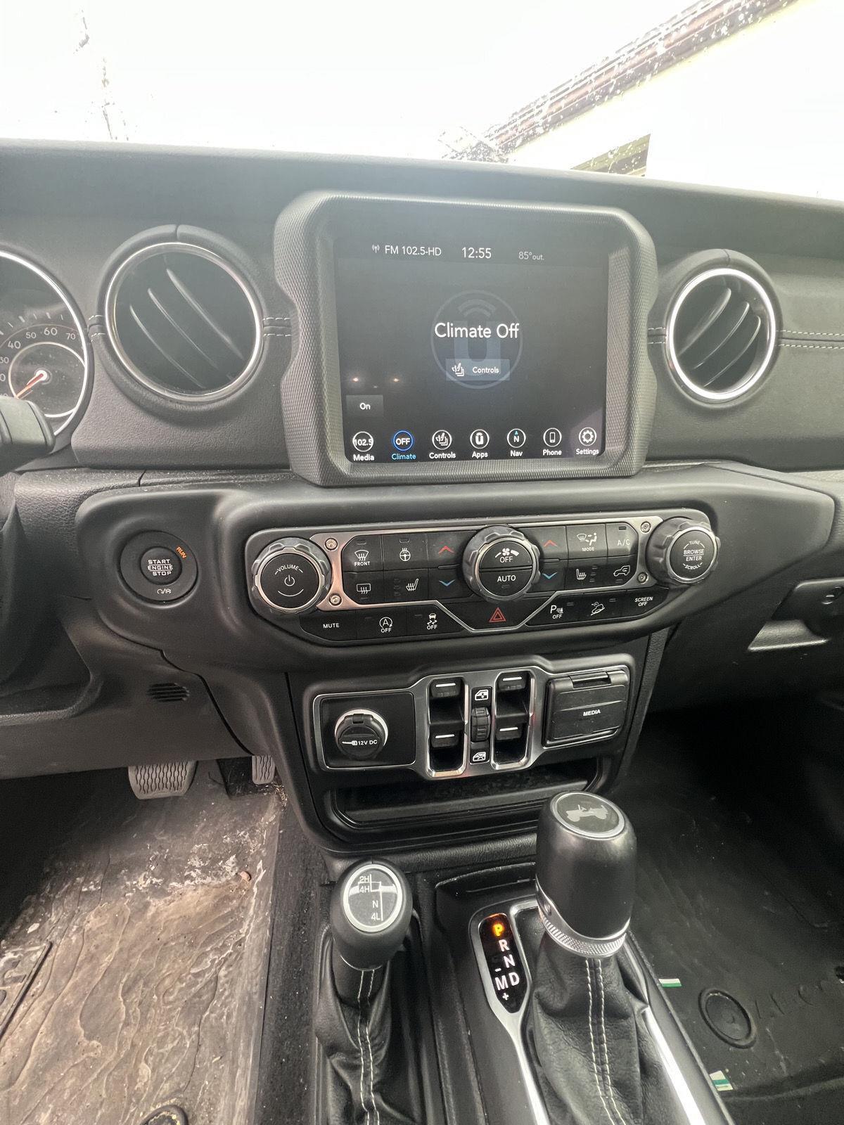2021 Jeep Wrangler Unlimited Sahara photo 7