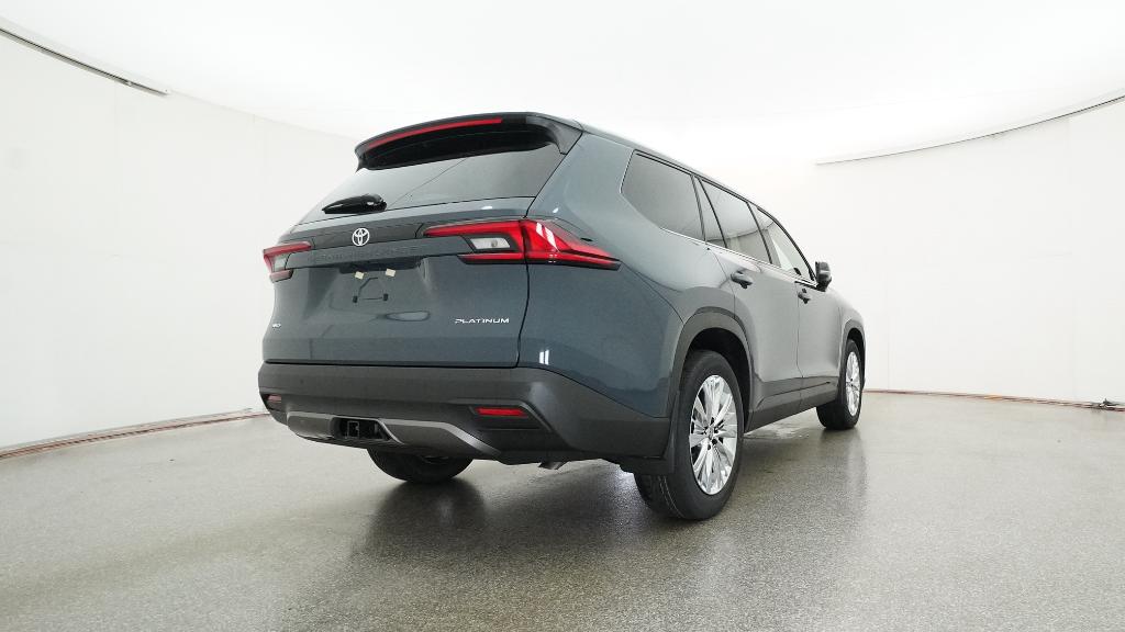 2026 Toyota Grand Highlander Platinum AWD photo 4