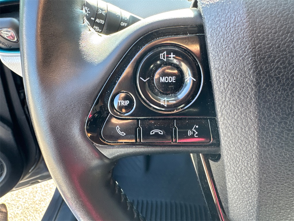 2022 Toyota Prius XLE photo 25
