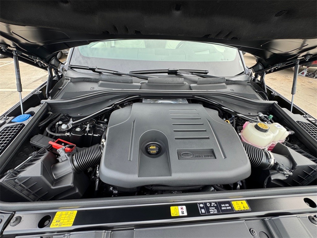 2025 Land Rover Range Rover SE photo 17