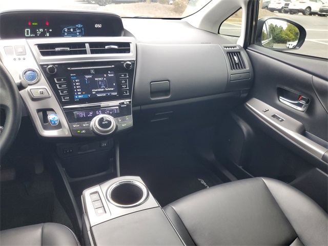 2017 Toyota Prius V Five photo 13