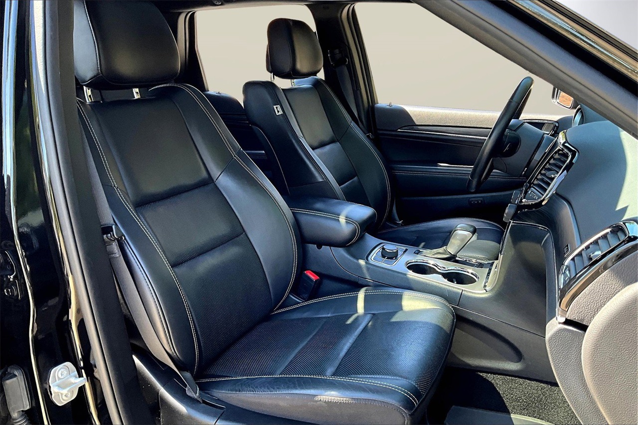 2021 Jeep Grand Cherokee Anniversary Edition photo 22