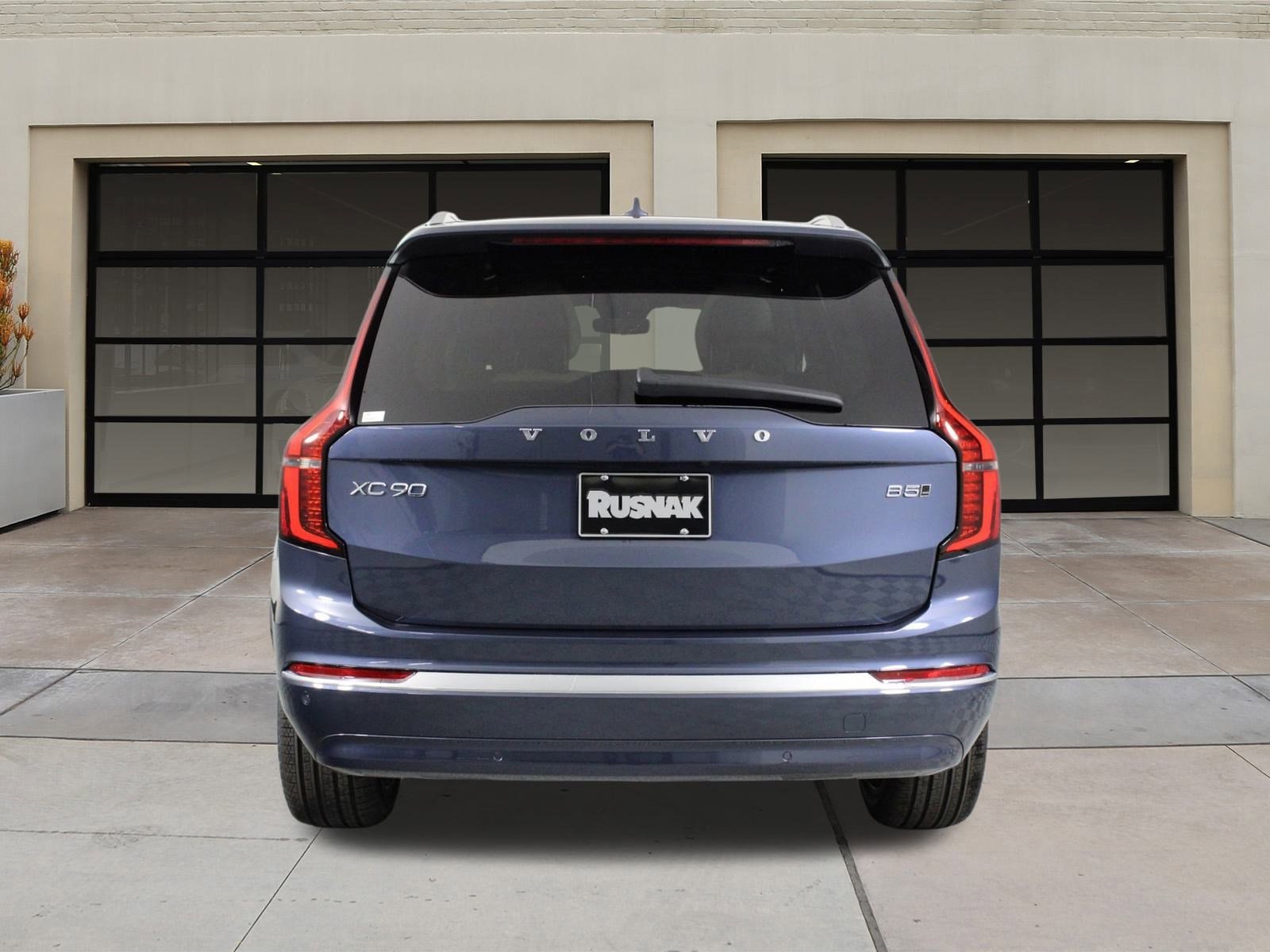 2026 Volvo XC90 B5 photo 4