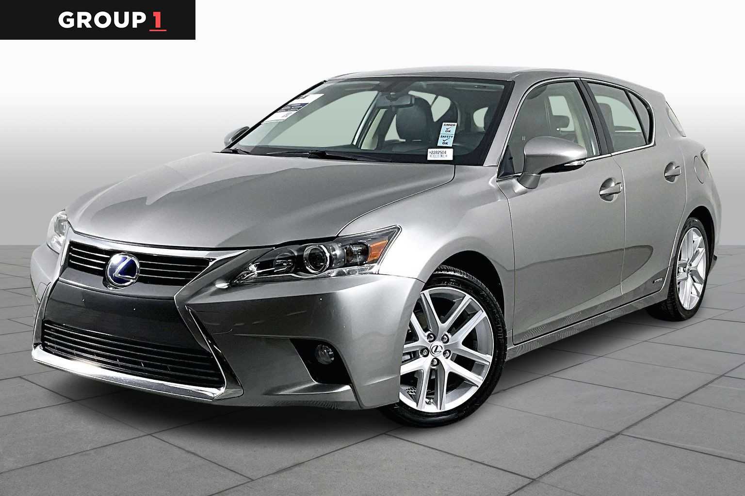 2017 Lexus CT Base's photo