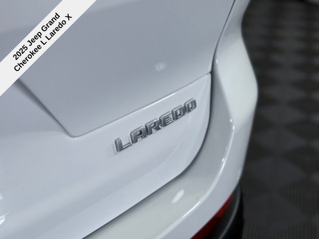 2025 Jeep Grand Cherokee Laredo X photo 12