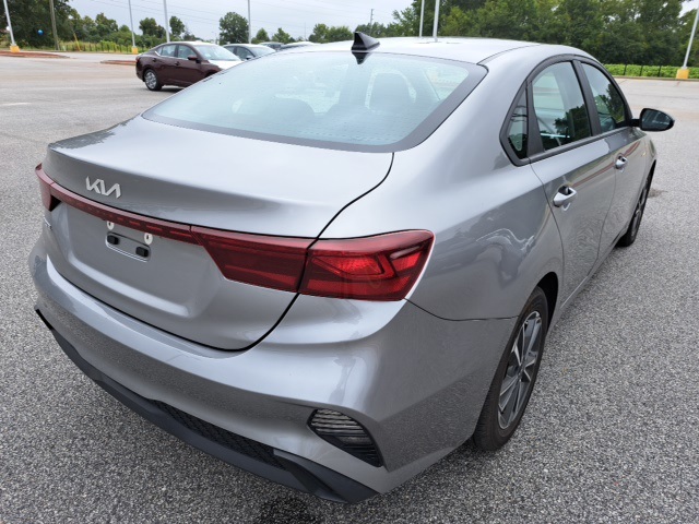 2023 Kia Forte LXS photo 9