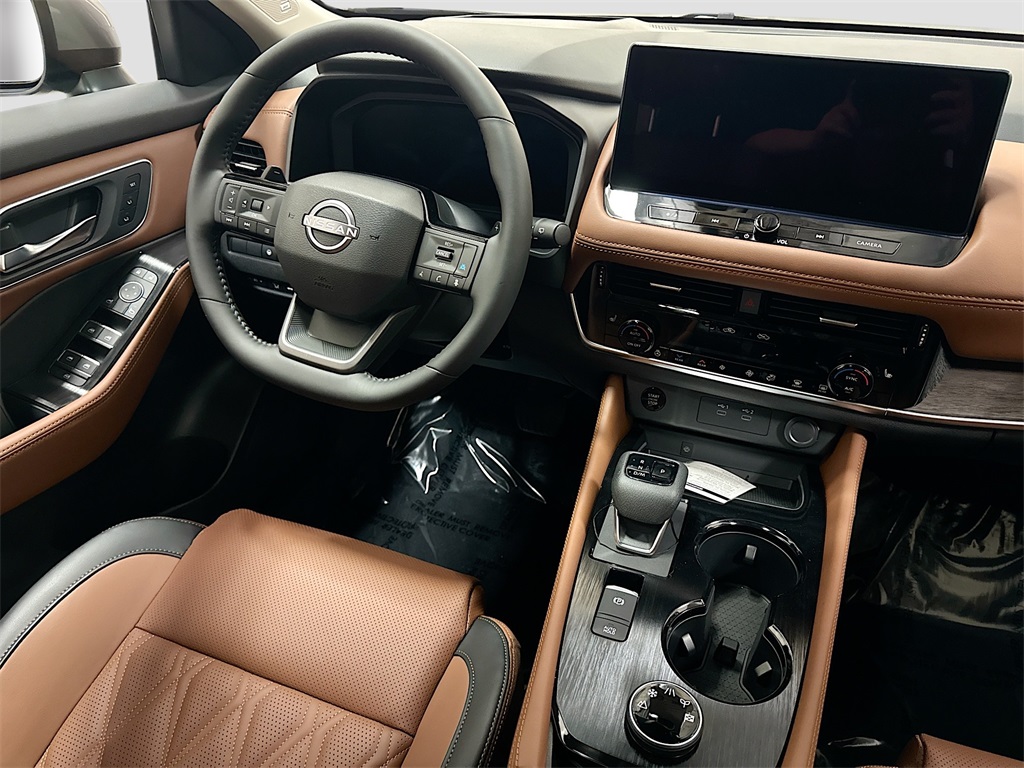 2026 Nissan Rogue Platinum photo 7