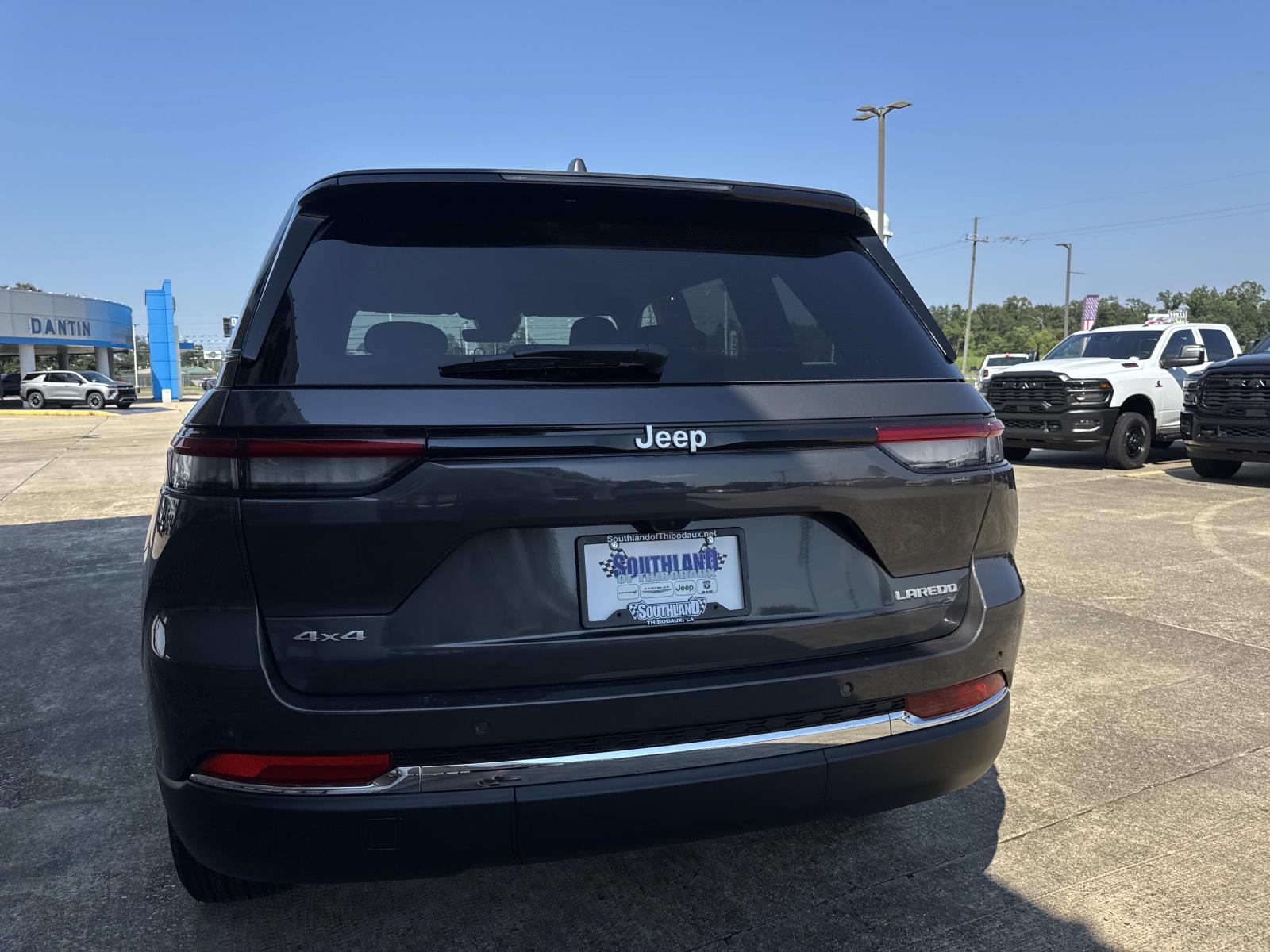 2025 Jeep Grand Cherokee Laredo X photo 4